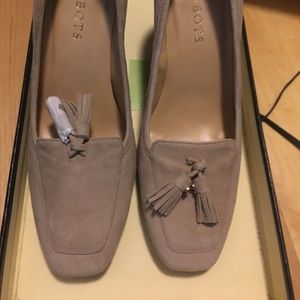 NWT Talbots suede pumps